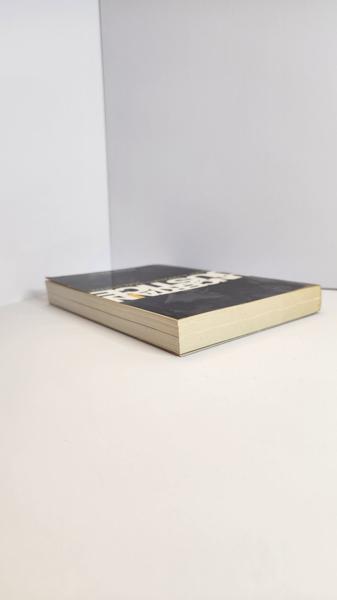 Uncertain Justice: Inside Australia's Legal System - Oakmont Books