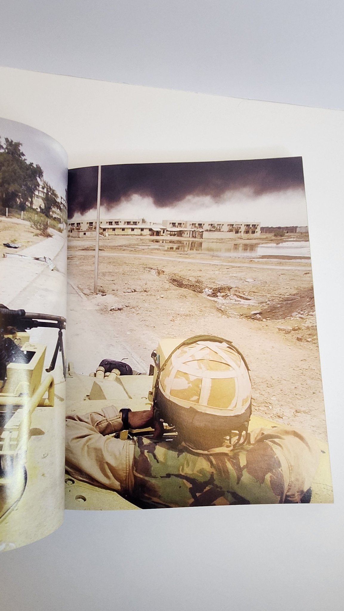 The War in Iraq: A Photo History (1st EDITION) - My Store